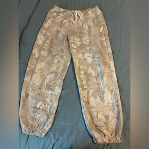 Hollister Cream and Tan Jogger Pants
